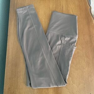 Like New - Mauve Athletic Leggings with Pockets
